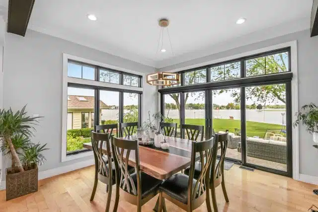 timber-rock-construction-house-dinningroom